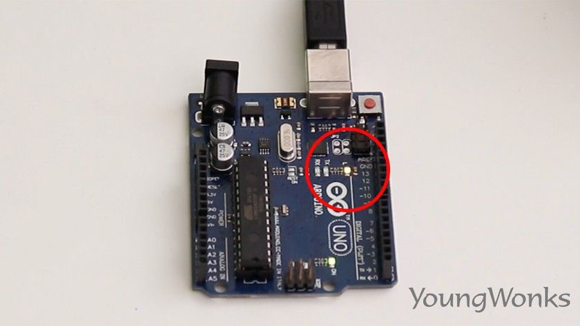 19 arduino uno rev3 onboard led blink