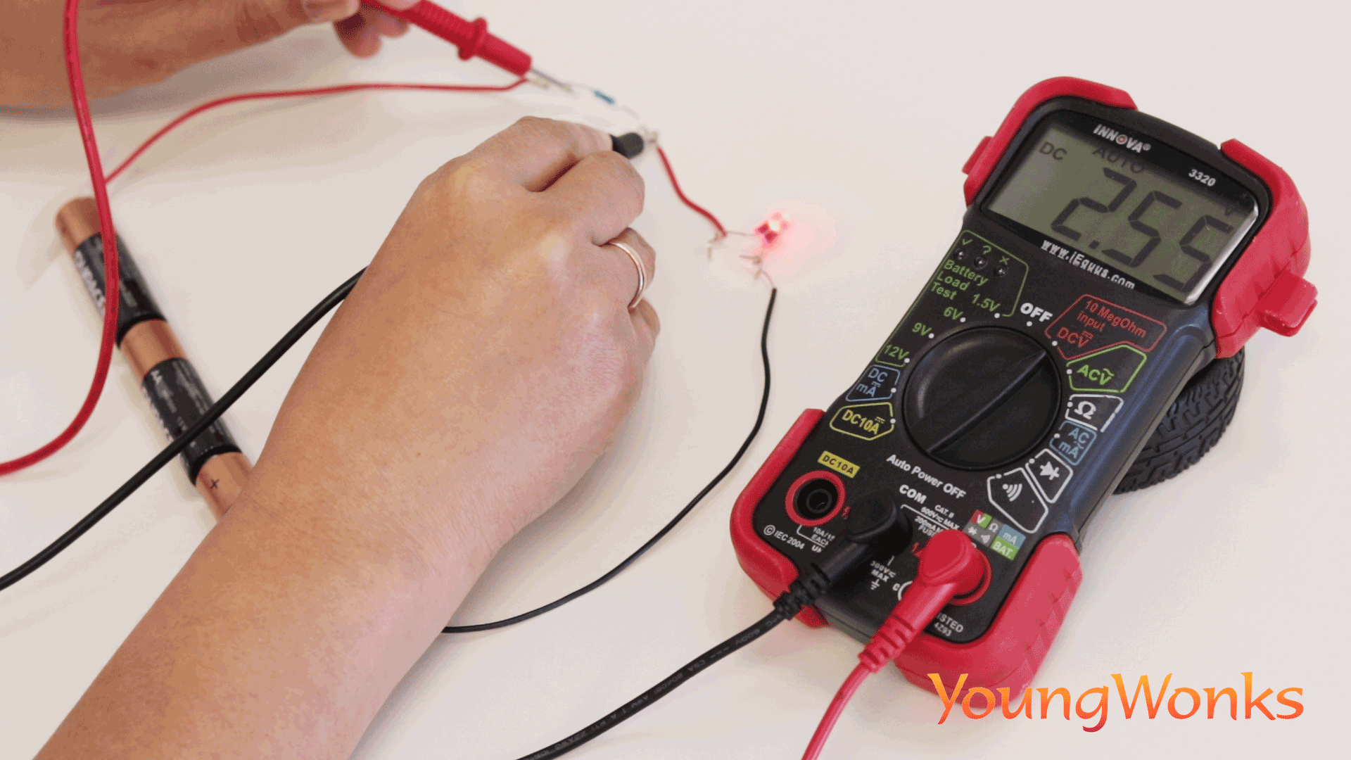 Measuring voltage across the resistor